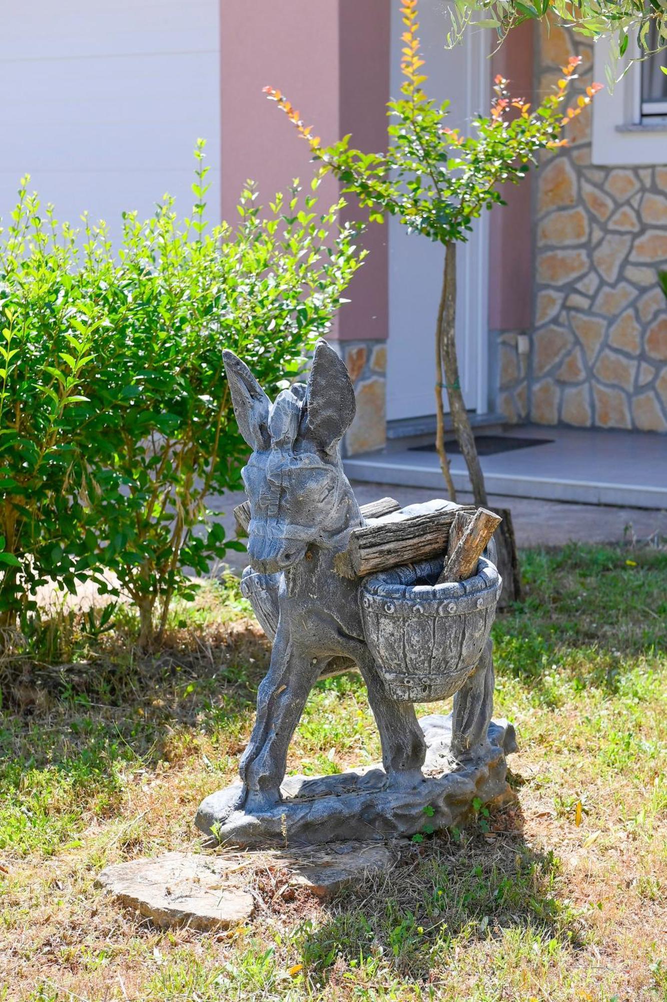 Vacation House Ulika Gabonjin Εξωτερικό φωτογραφία